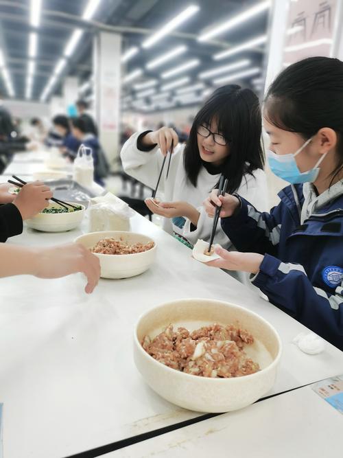 3自己包的饺子一定香