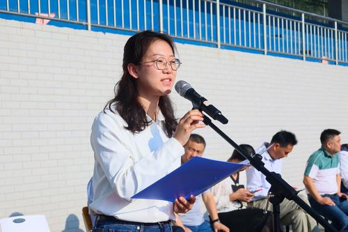 5.王平老师作为教师代表发言