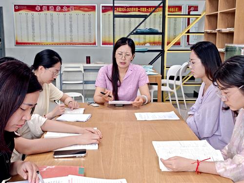年级长李新华总结讲话