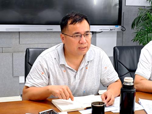 2政教处主任张坤布置新学期工作