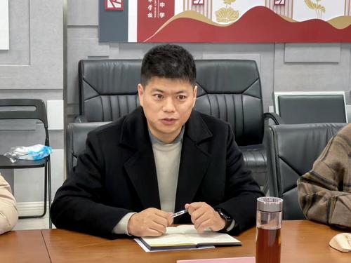 1郑州市信息技术学校副校长朱荣涛致欢迎辞