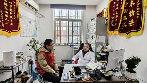 医护人员送元宵