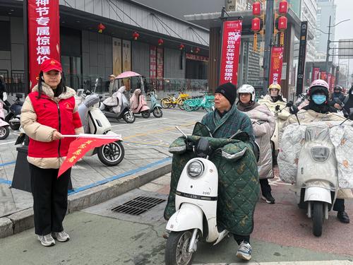 党员同志指挥交通2