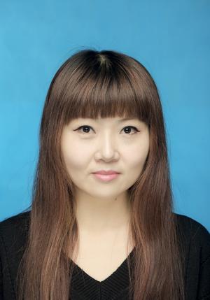 魏玮，负责学生实习管理工作。