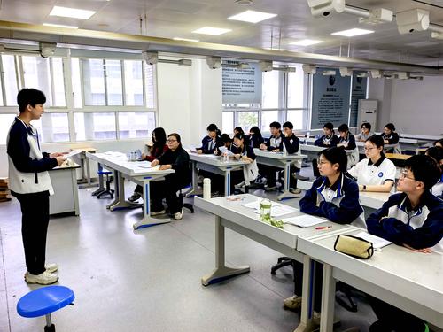 1.郑州市第十中学筛选参赛成员