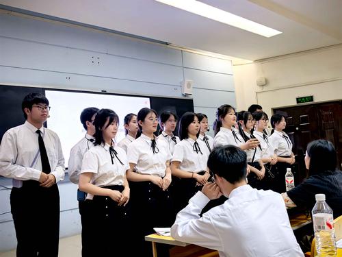 4.郑州市第十中学学生展示风采