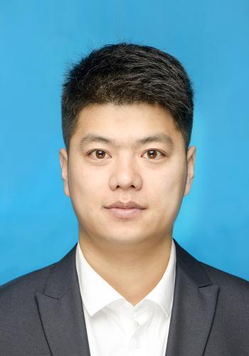 朱荣涛-个人蓝底证件照 朱荣涛-个人蓝底证件照