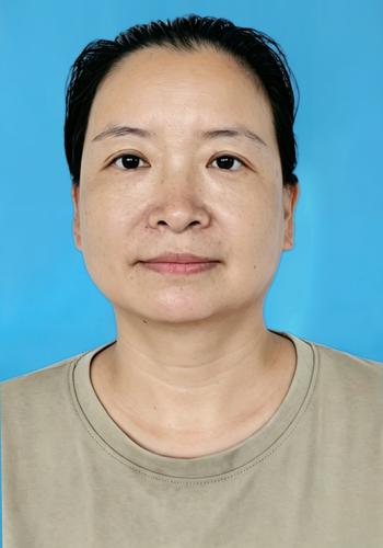 王晓艳-个人蓝底证件照 王晓艳-个人蓝底证件照