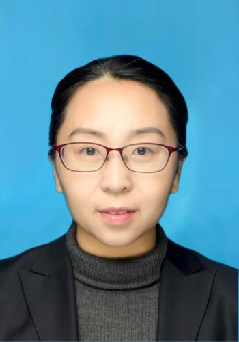 李玲-个人蓝底证件照 李玲-个人蓝底证件照