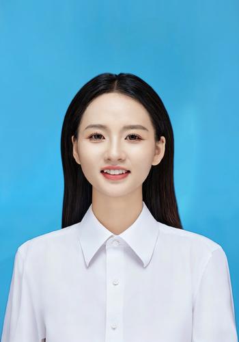 吴自英-个人蓝底证件照