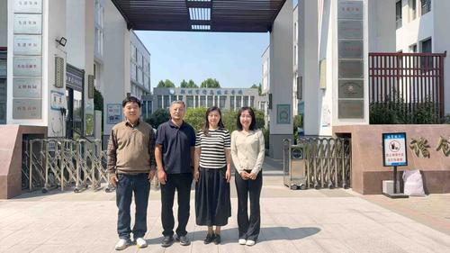 与检查组合影留念 与检查组合影留念