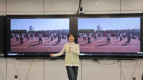 胡锦婷老师进行才艺展示