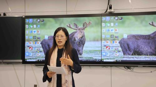 李新华老师进行点评