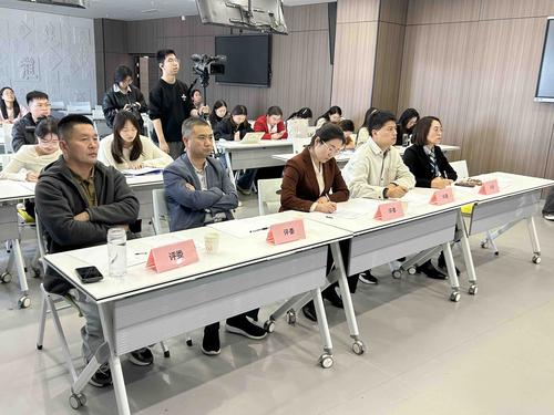 郑州市信息技术学校班主任基本功决赛现场 郑州市信息技术学校班主任基本功决赛现场